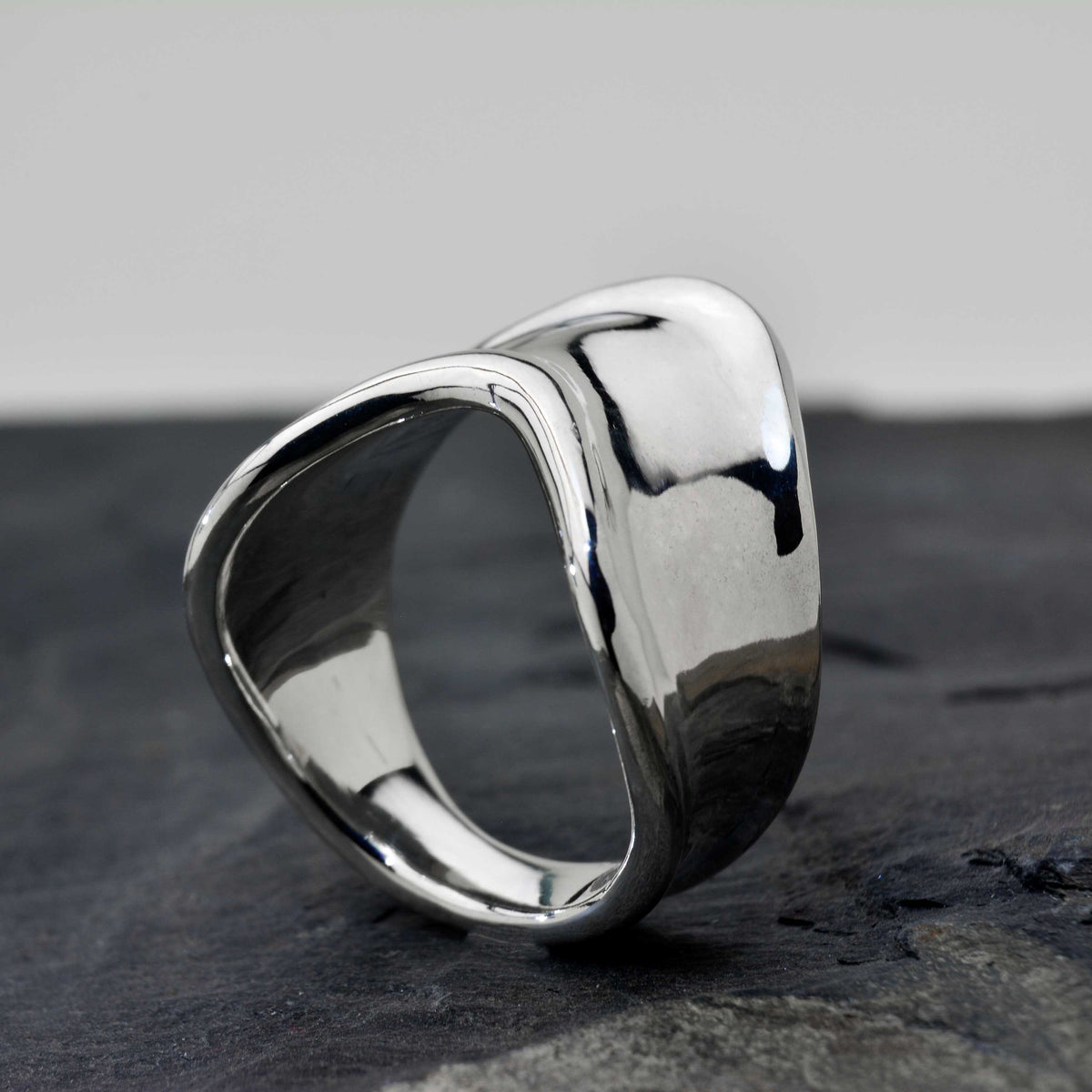 Evolution Ring Bold Beauty: A Thick and Artistic Ring with a Stunning Design