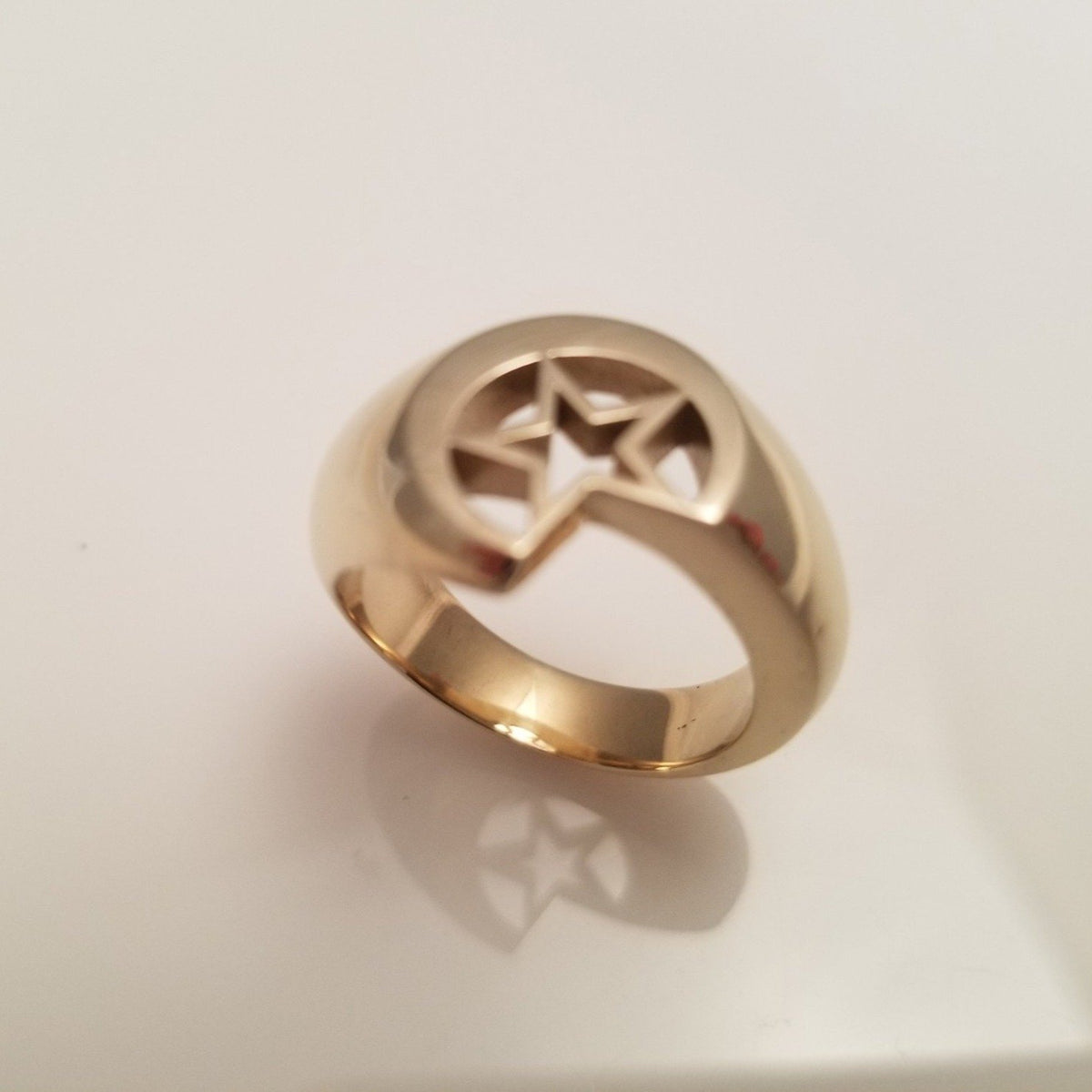 Solid star and moon ring gold color