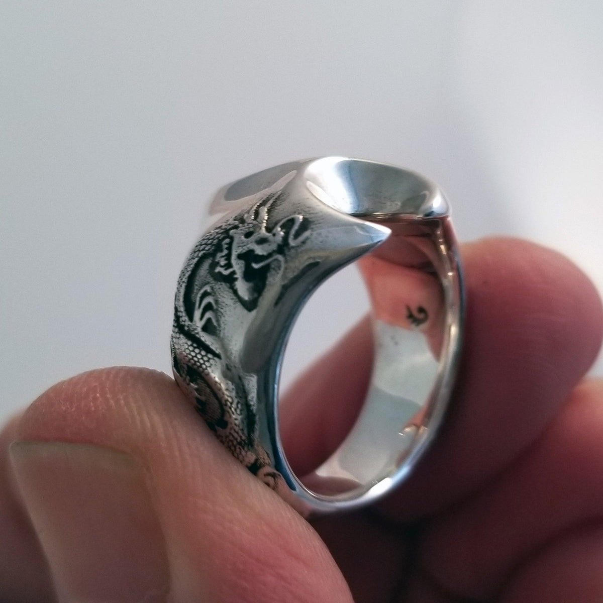 Chinese dragon mans ring