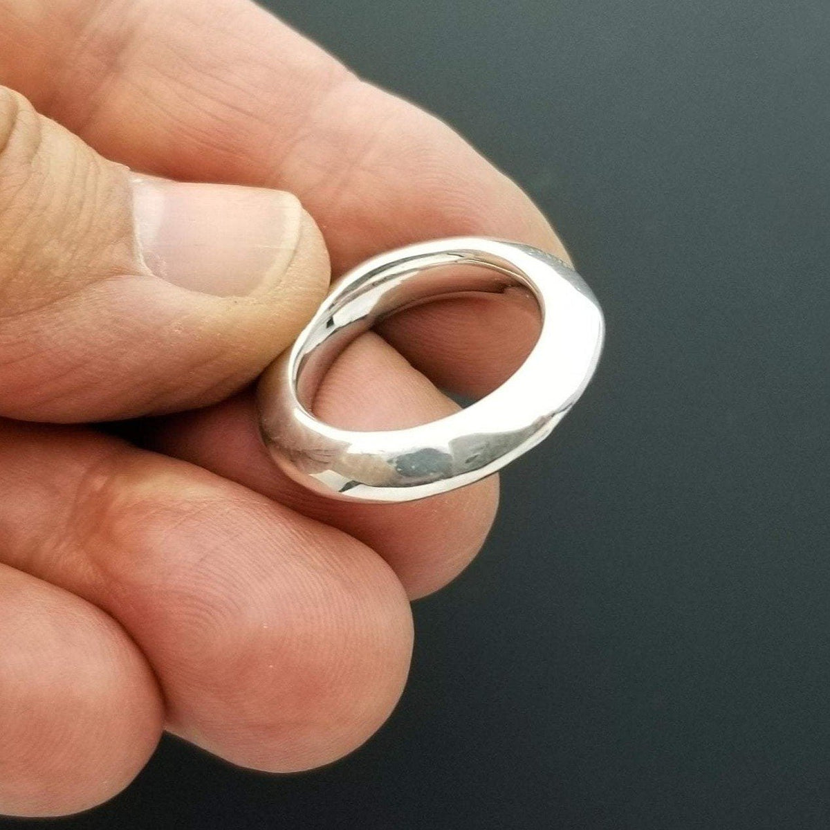 Smooth solid silver band