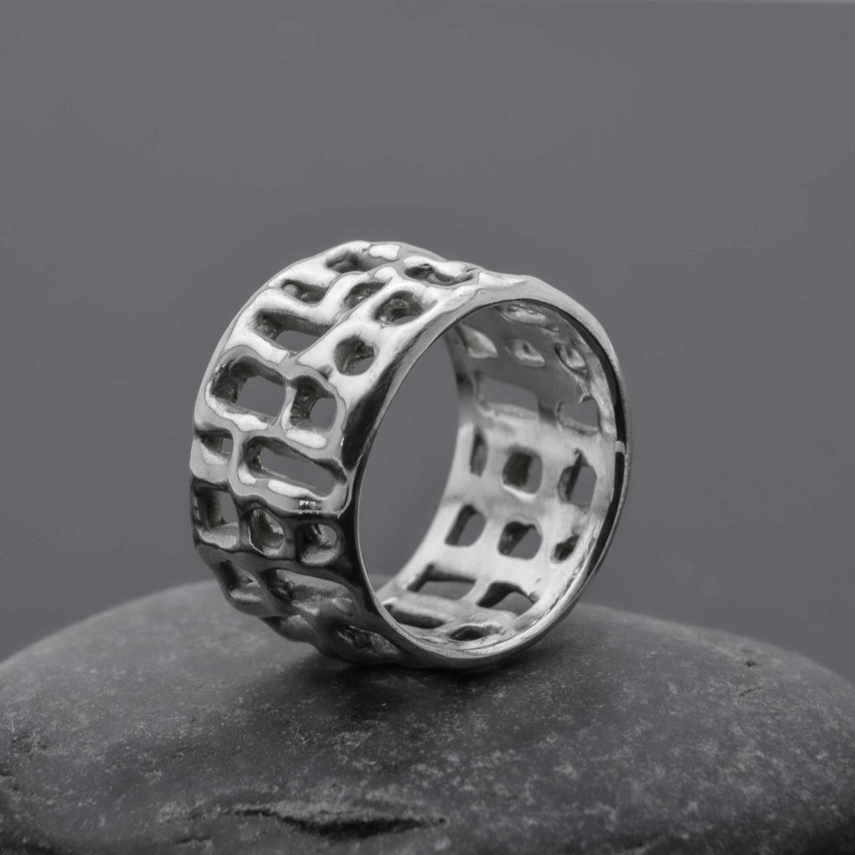Organic Grid: A Sterling Silver Ring That&#39;s a Wearable Work of Art - Nine Amulets 