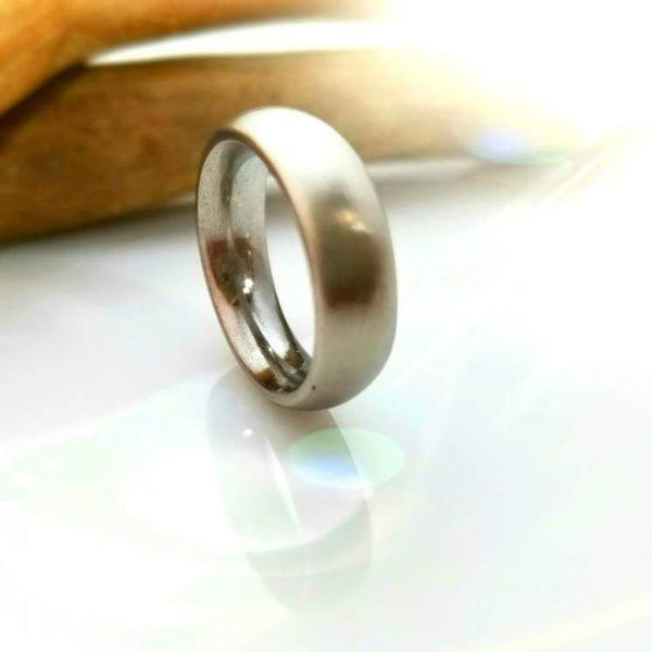 Handcrafted Iron Ring - Elegant and Cool Jewelry Creation