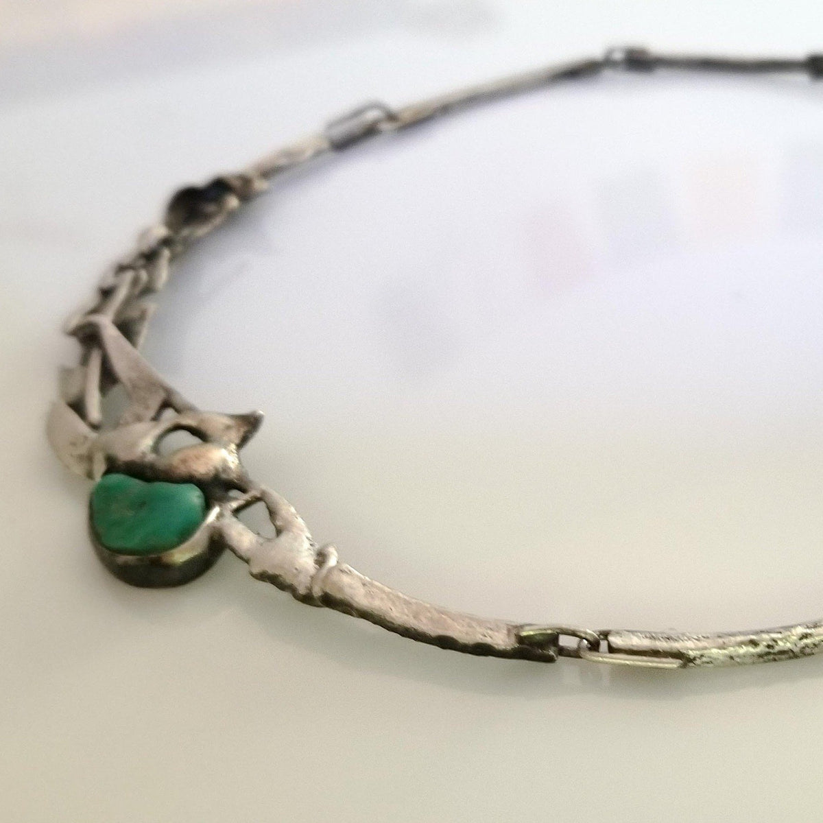 Green turquoise and silver choker