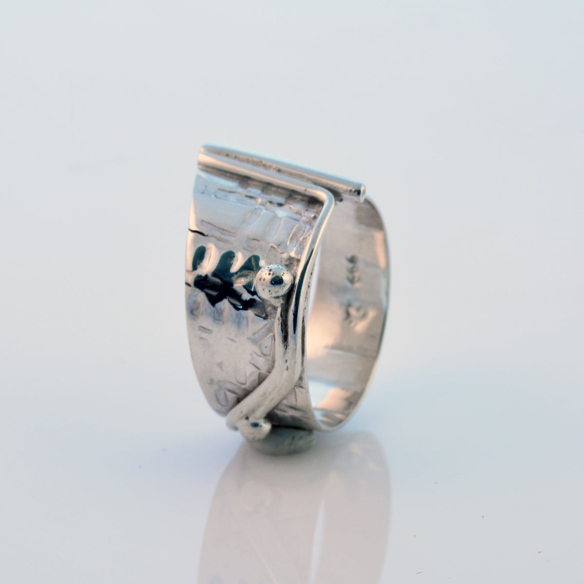 unique crafted silver ring