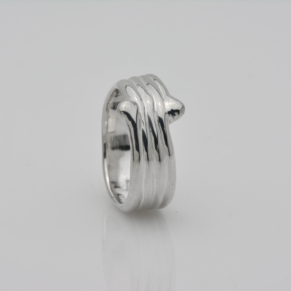 Ringe der Freude. Organischer Silberring mit einem einzigartigen handgefertigten Design