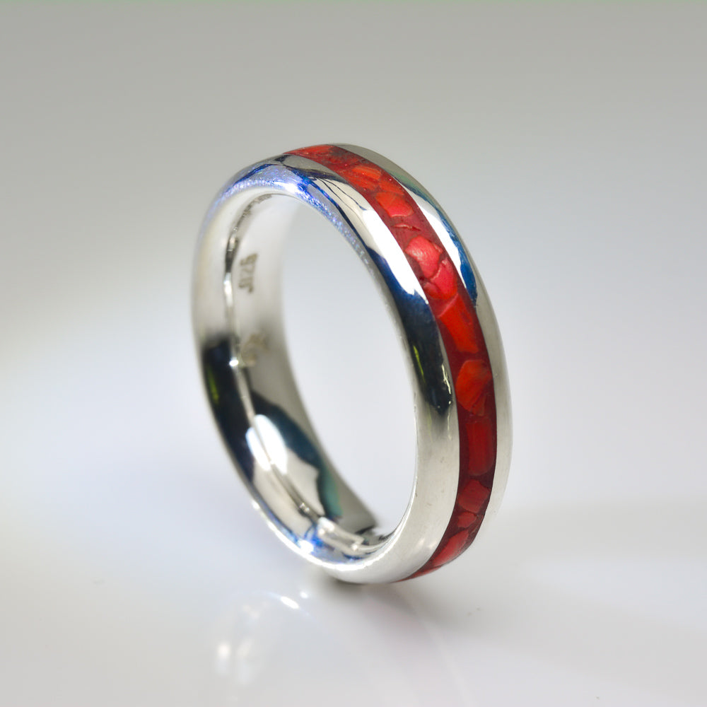 Red Coral Elegance: Sustainable Vintage Inlay in a Brilliant Silver Band