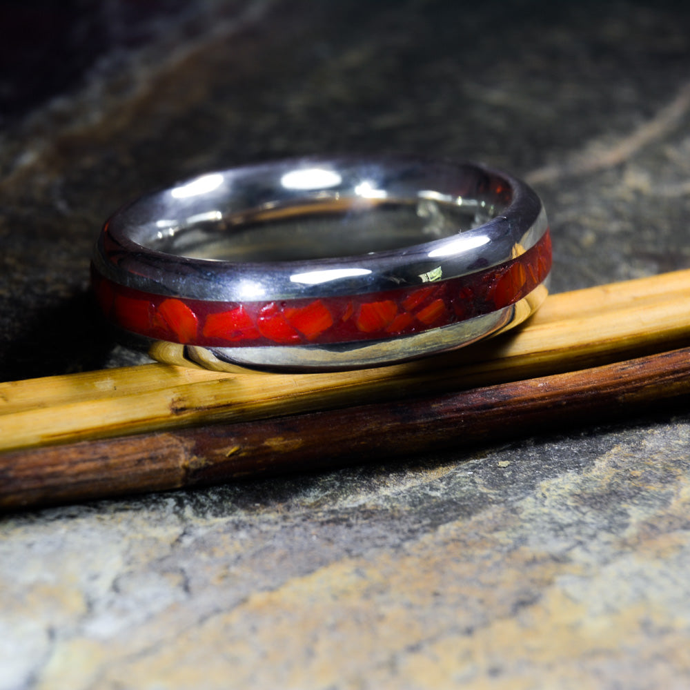 Red Coral Elegance: Sustainable Vintage Coral Inlay Silver Band