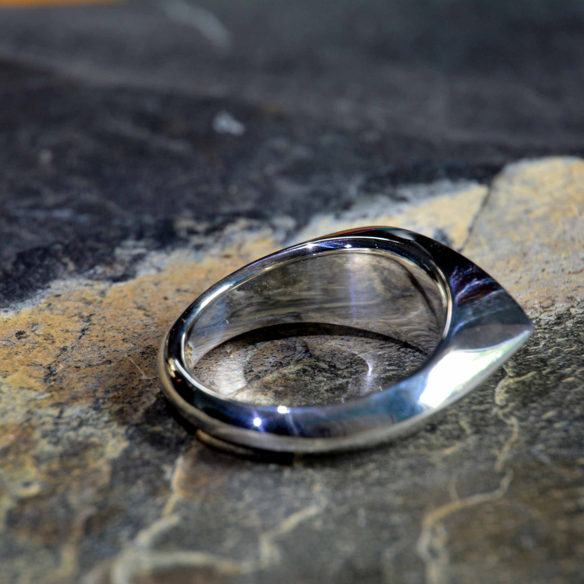 &quot;Mr Cat: Solid Sterling Sølv Ring med et elegant Cat Eye Design&quot;