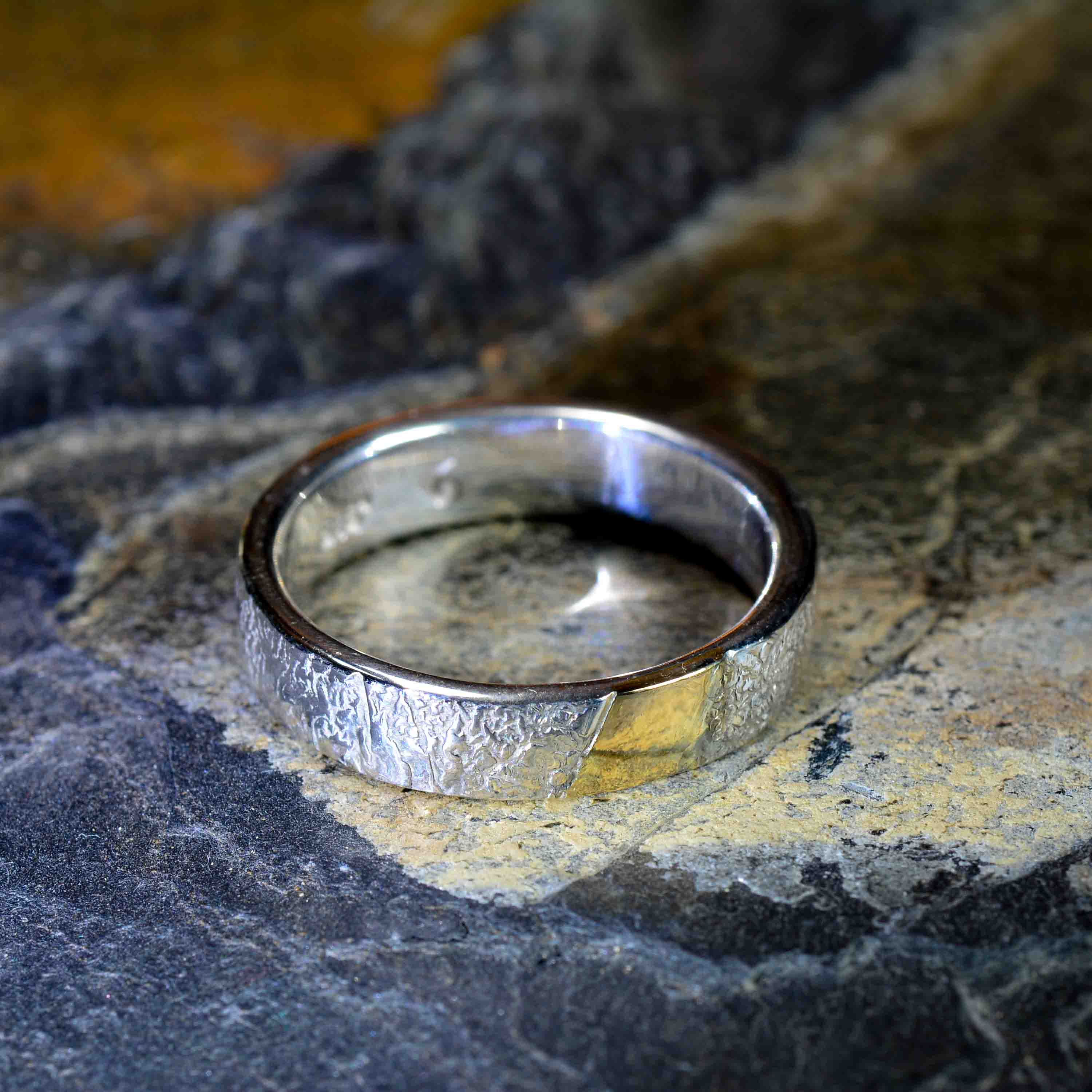 Gold inlay jewelry | corrugated ring | handcrafted | NineAmulets