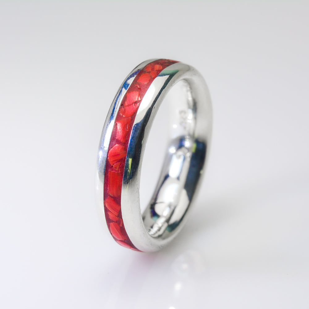 Red Coral Elegance: Sustainable Vintage Inlay in a Brilliant Silver Band - Nine Amulets 