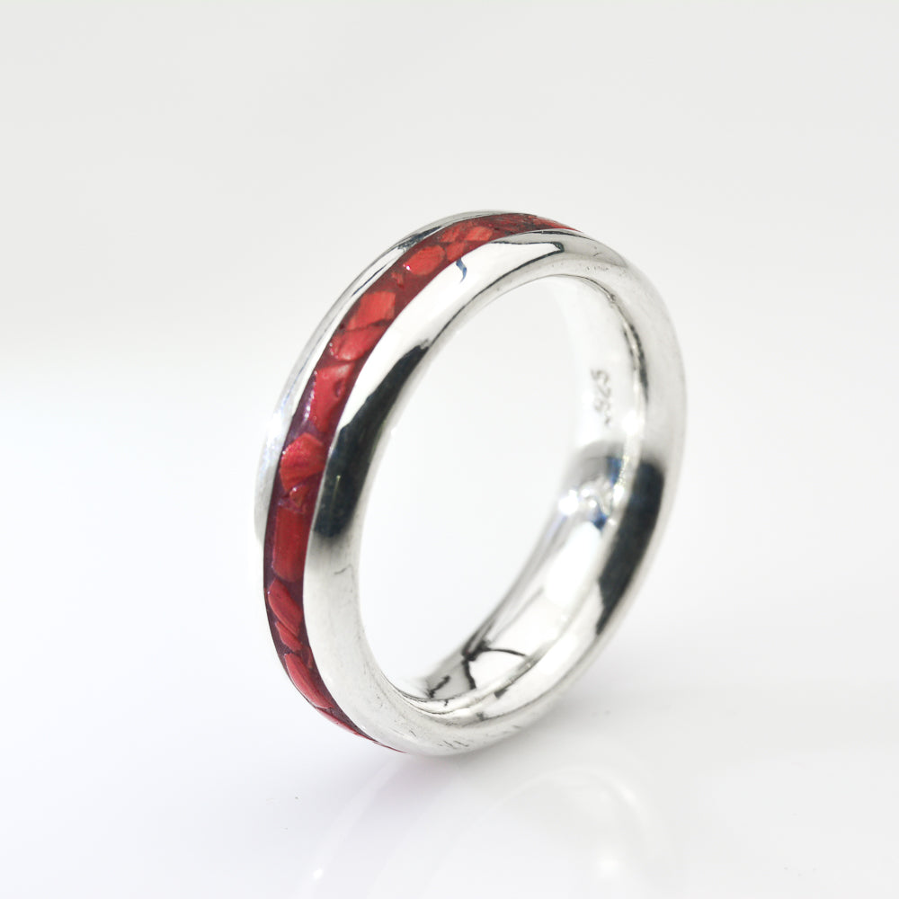 Red Coral Elegance: Sustainable Vintage Inlay in a Brilliant Silver Band - Nine Amulets 